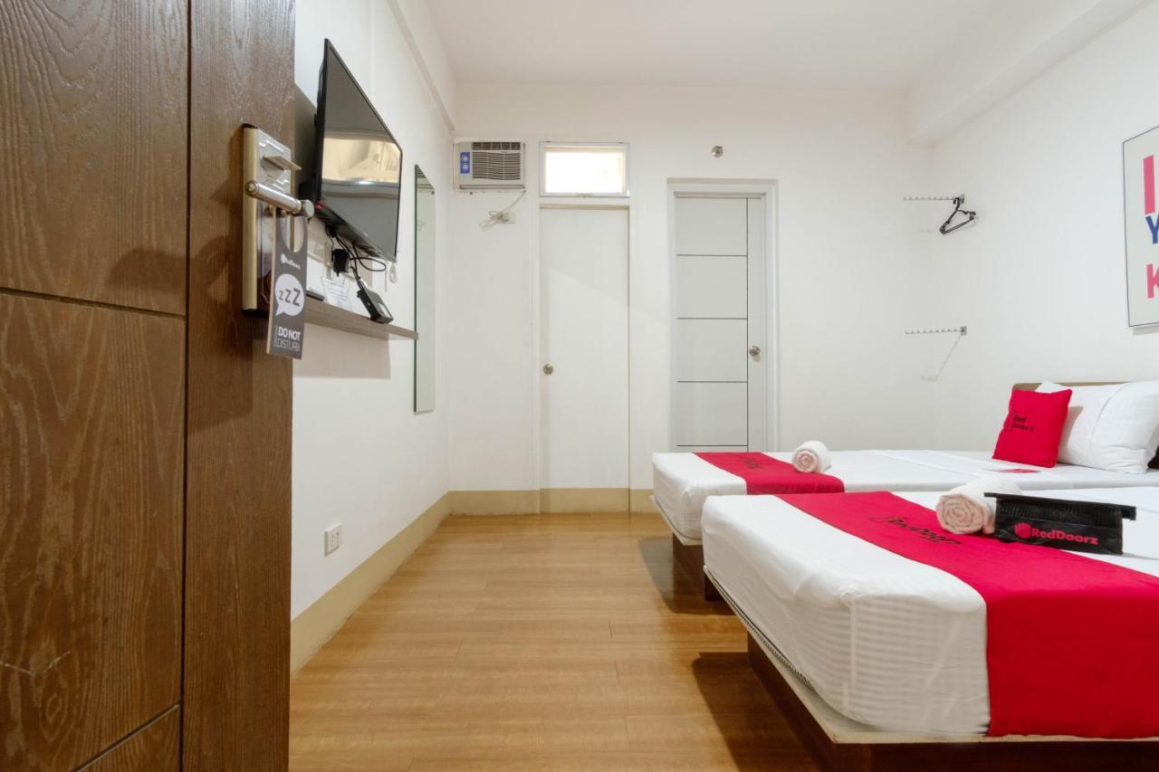 Reddoorz Near V Mapa Station Hotel Manilla Buitenkant foto