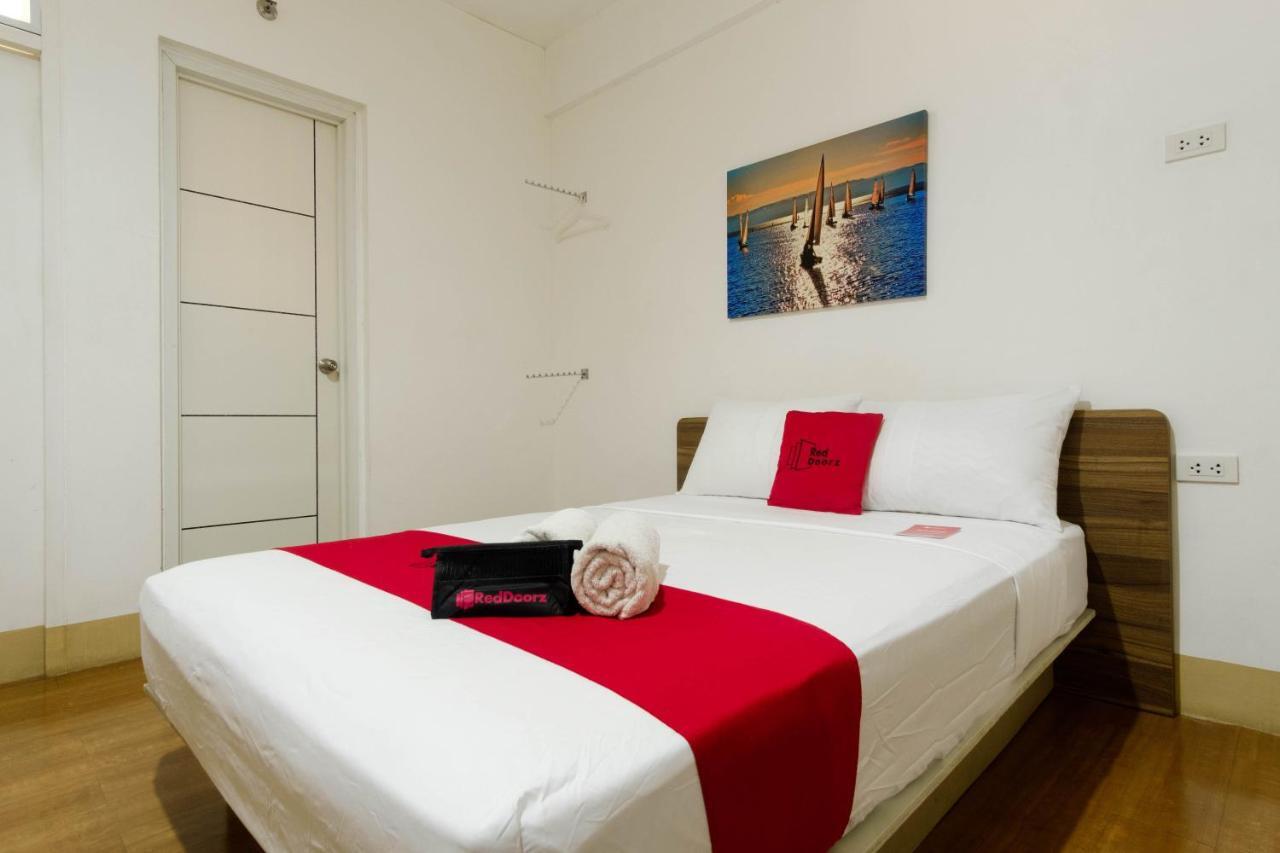 Reddoorz Near V Mapa Station Hotel Manilla Buitenkant foto
