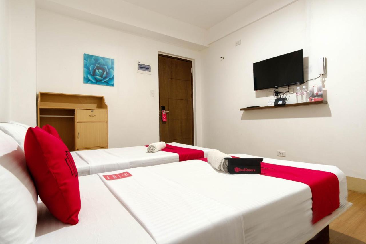 Reddoorz Near V Mapa Station Hotel Manilla Buitenkant foto