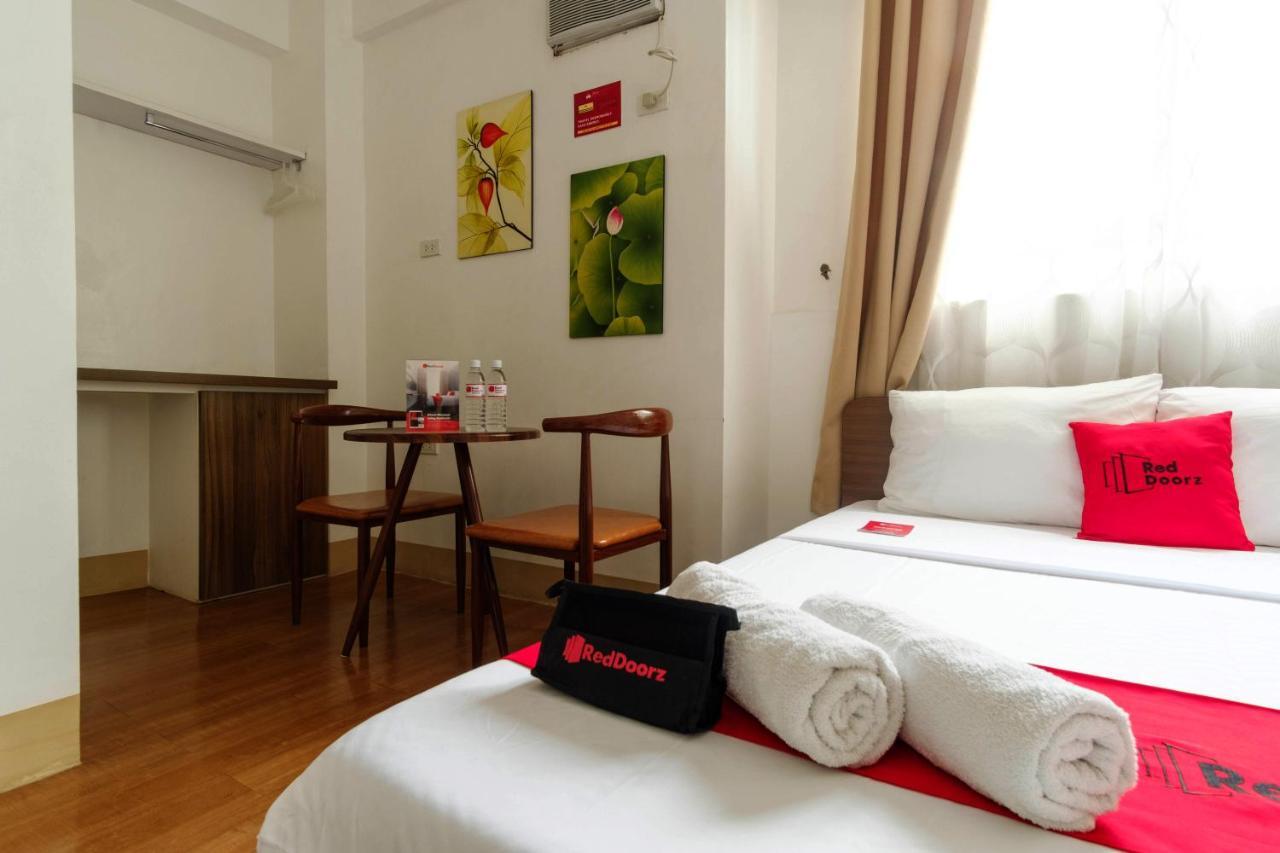 Reddoorz Near V Mapa Station Hotel Manilla Buitenkant foto